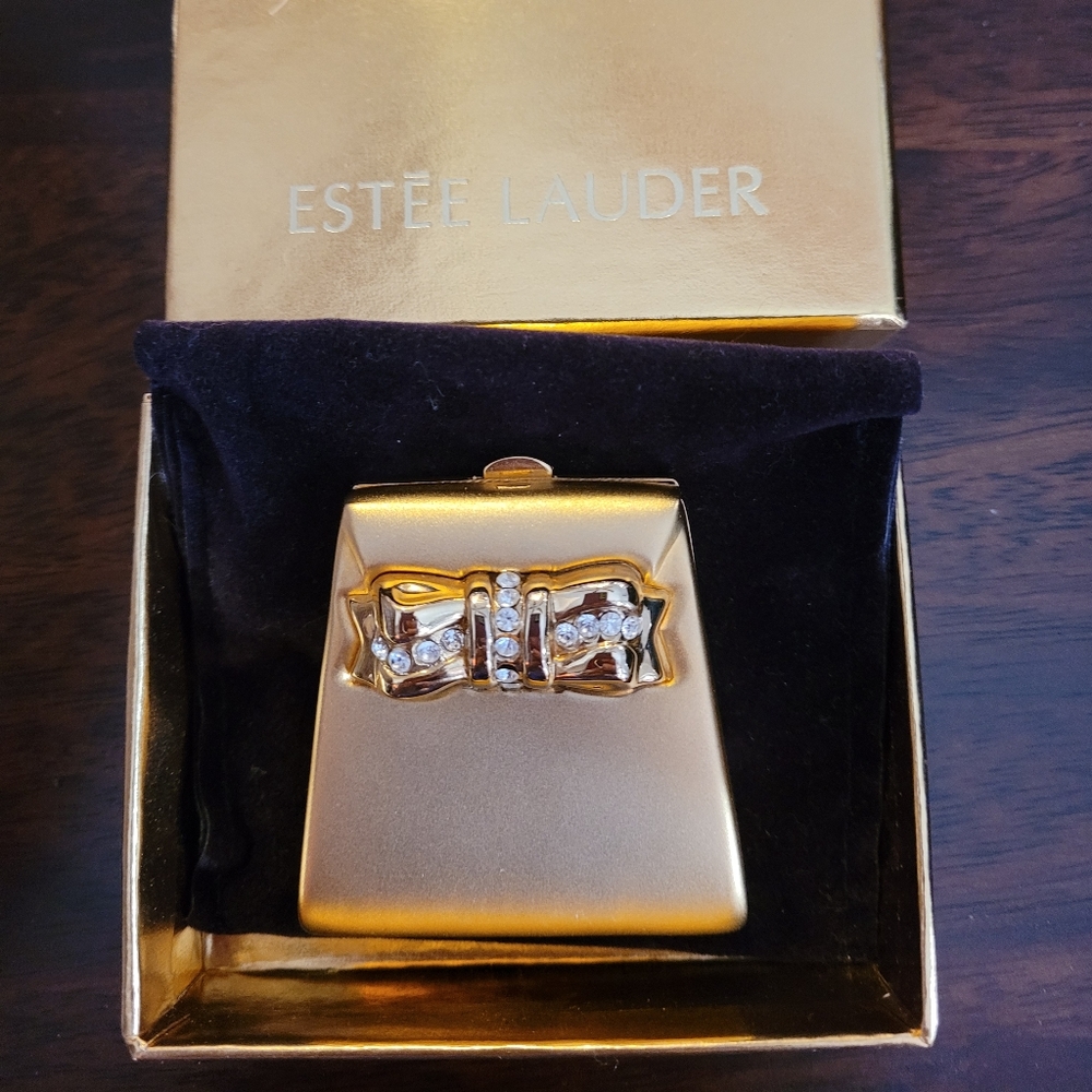NIB Este Lauder limited edition compact